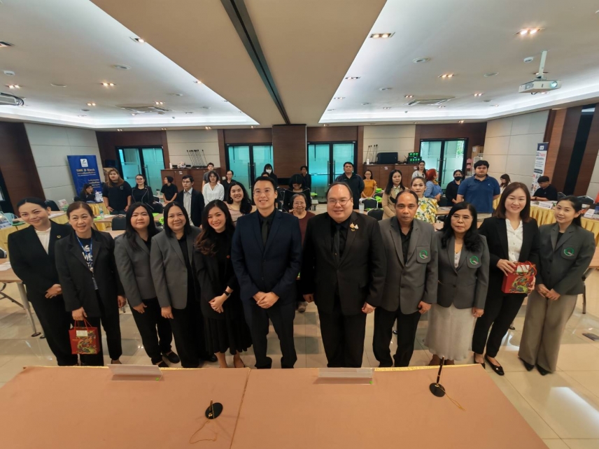 ภาพบรรยากาศงานสัมมนา From Local to Global ยกระดับสินค้าไทยสู่ตลาดโลก (ตอนตลาดอาเซียน)